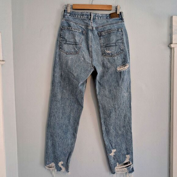American Eagle Mom Jeans High Rise Distressed Thrashed Denim Bleach Dye Size 6 - Picture 3 of 13